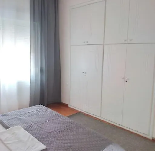 F2 Luxury Apartment *