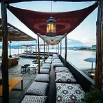 F2 Luxury * 볼로스