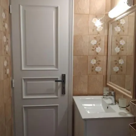 F2 Luxury Apartment