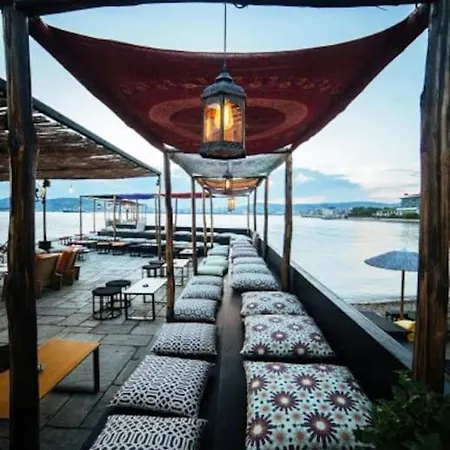 F2 Luxury * Volos